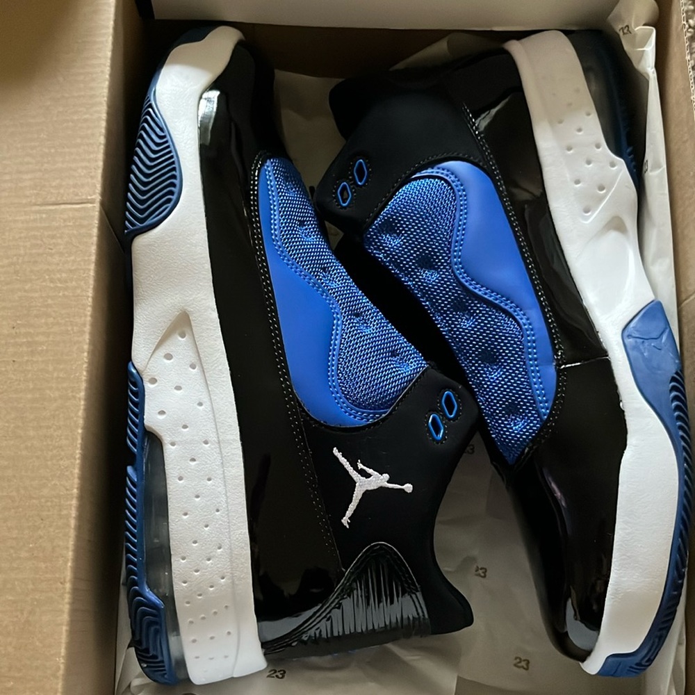 JORDAN MAX AURA 2